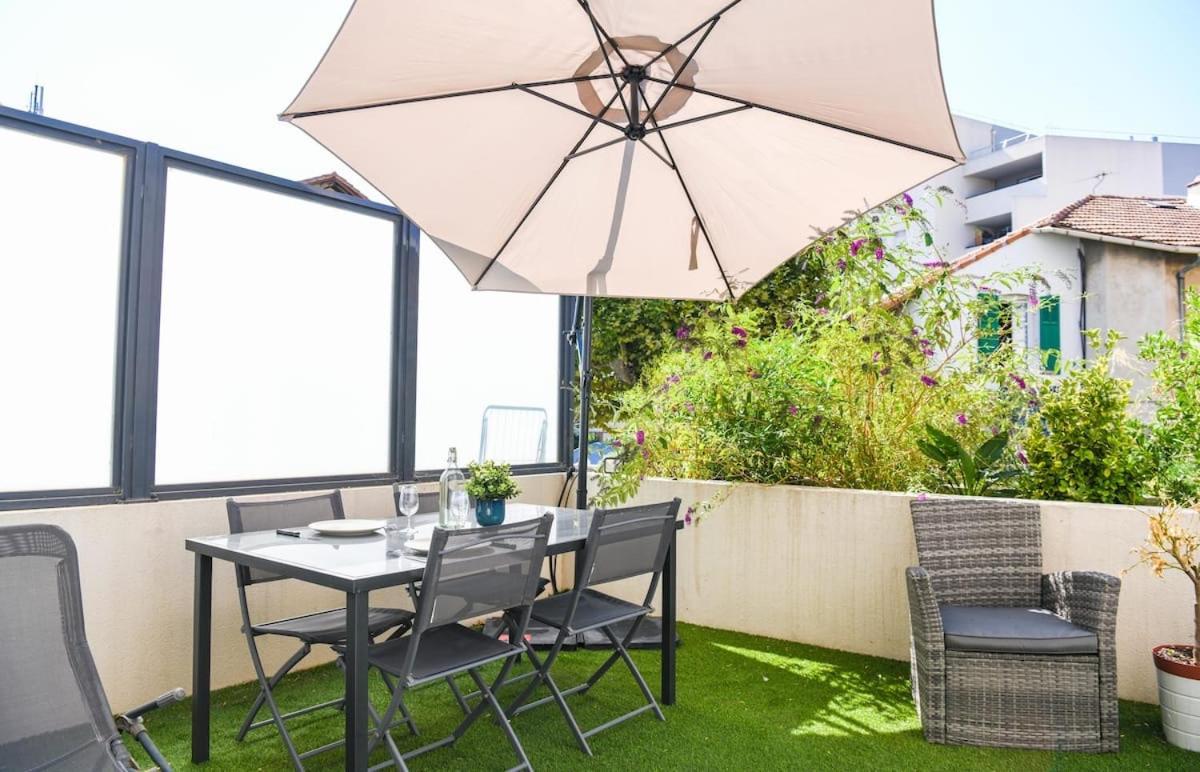 Superbe Appartement Avec Terrasse, Piscine & Parking Prive A Marseille Exterior photo