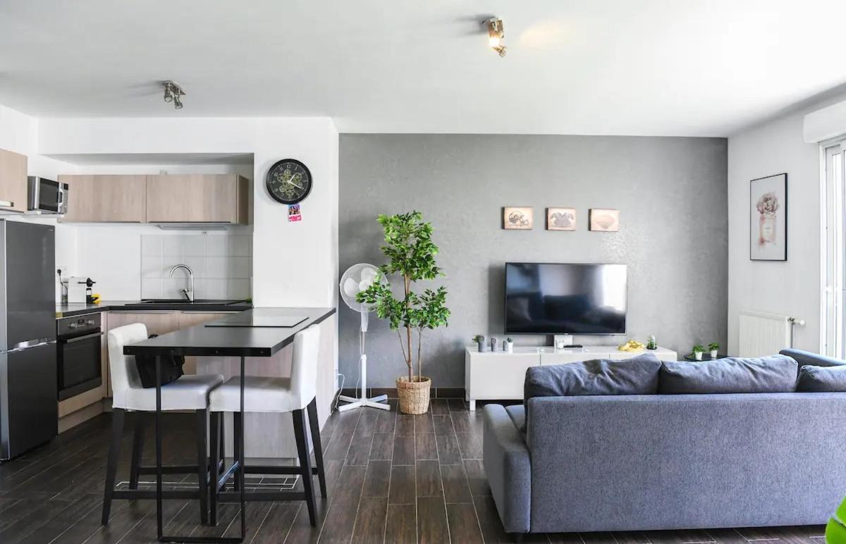 Superbe Appartement Avec Terrasse, Piscine & Parking Prive A Marseille Exterior photo